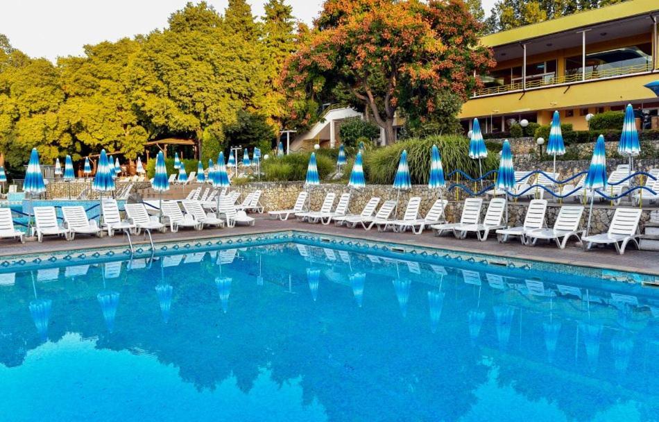 Hotel Orhidea アルベナ エクステリア 写真